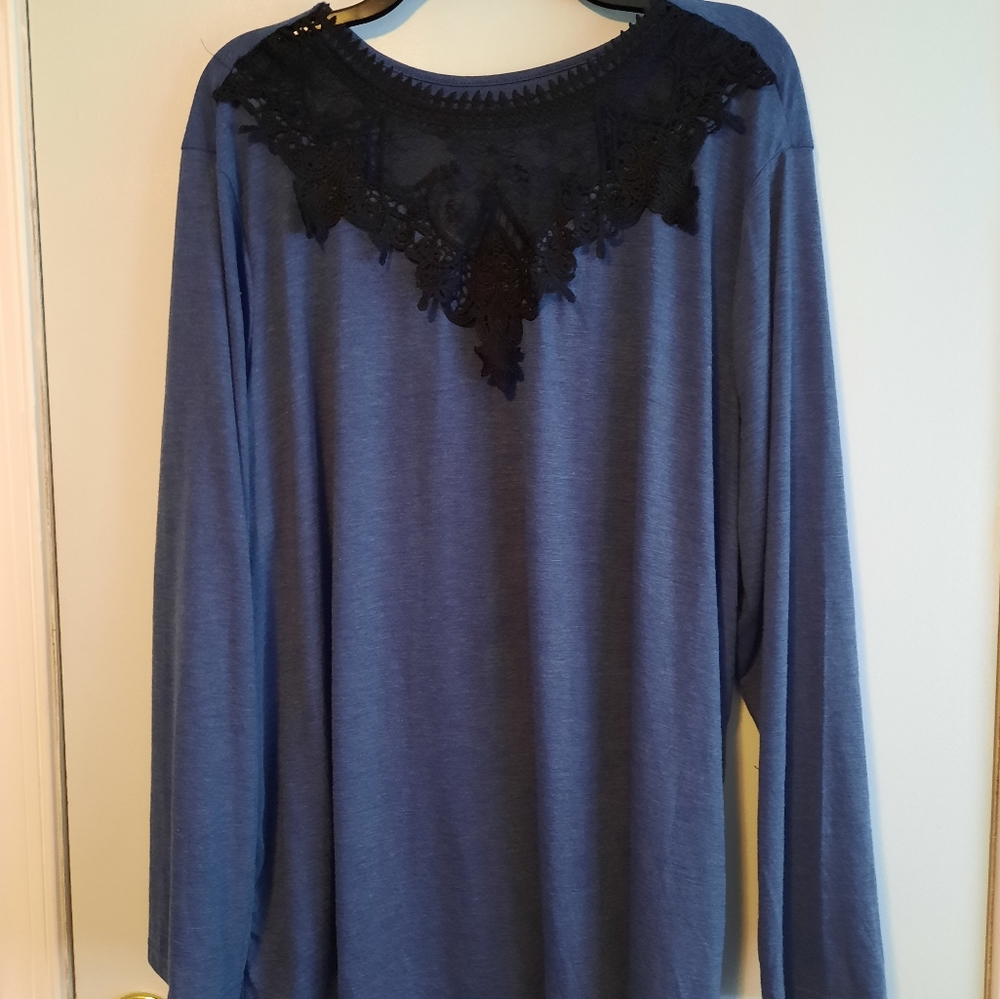 NEW women's top, size 20
